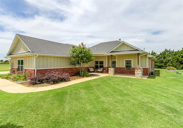 3rd image of 25380 Peridot Pl, Cashion, OK 73016 | MLS# 1237754
