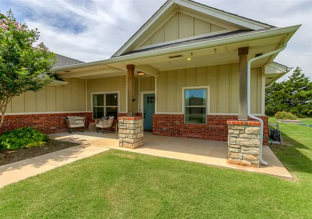 4th image of 25380 Peridot Pl, Cashion, OK 73016 | MLS# 1237754