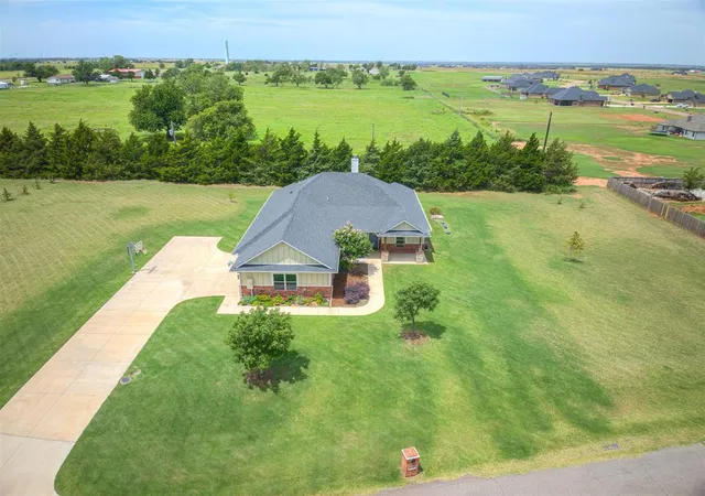 47th image of 25380 Peridot Pl, Cashion, OK 73016 | MLS# 1237754