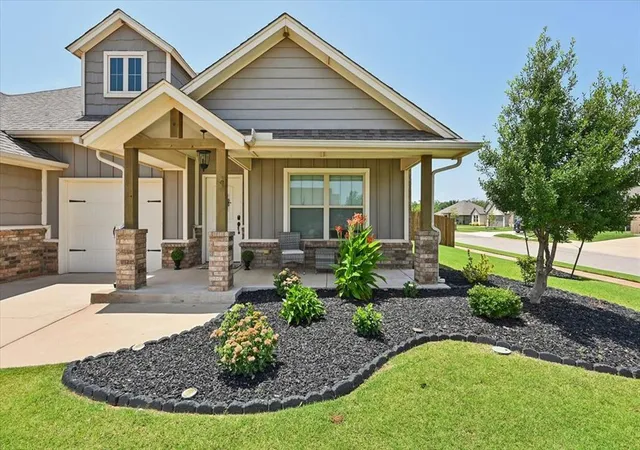 3rd image of 2401 Ryder Dr, Yukon, OK 73099 | MLS# 1237756