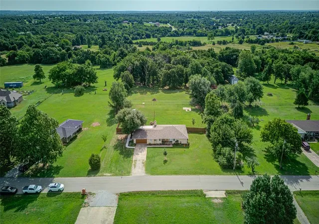 4th image of 2704 Janene St, Harrah, OK 73045 | MLS# 1237761