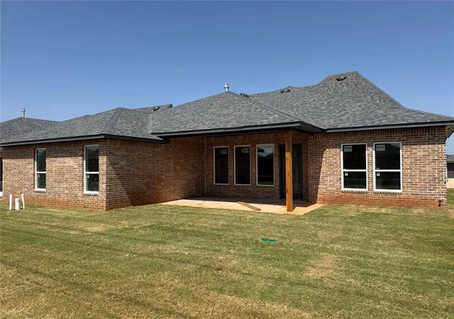 Homes for sale in Oklahoma City, OK | 12805 Cobblestone Curve Rd, Oklahoma City, OK 73142 | MLS# 1237762