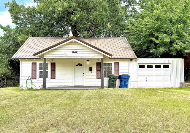 Homes for sale in Chickasha, OK | 1128 W Tennessee Ave, Chickasha, OK 73018 | MLS# 1237764
