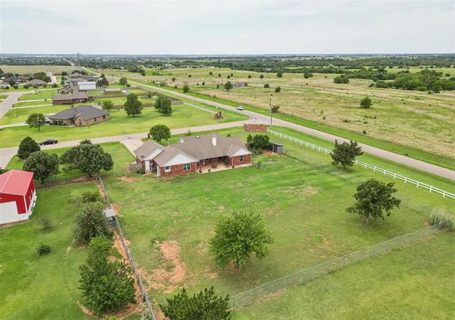 Photo 3 of Single family home for sale at 3227 Smokey Bnd Ridge, Piedmont, OK 73078 | MLS# 1237771 | Listing updated on 2026-08-24