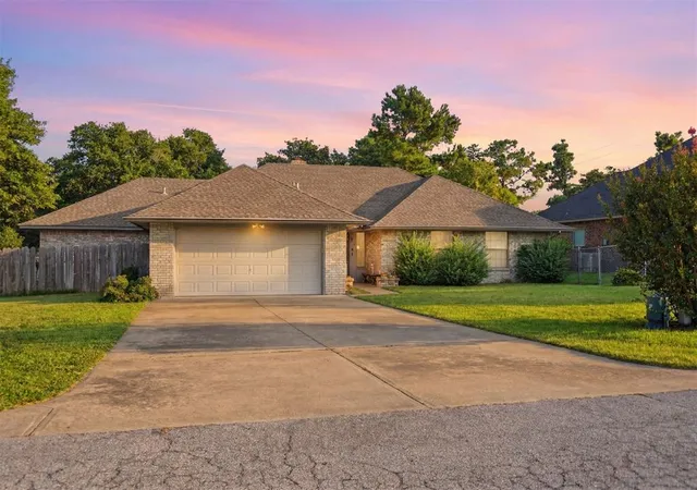 1st image of 1044 Whisper Ln, Choctaw, OK 73020 | MLS# 1237776