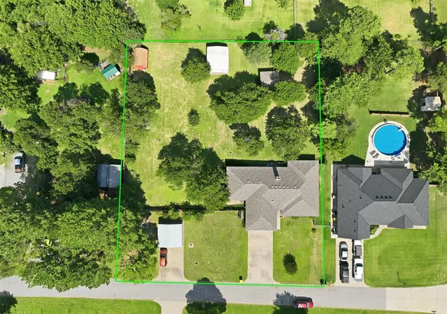 2nd image of 1044 Whisper Ln, Choctaw, OK 73020 | MLS# 1237776
