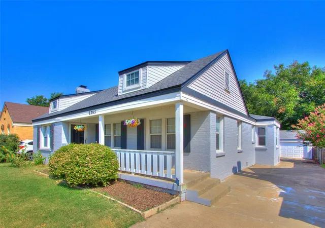 1st image of 2305 Nw 28th St, Oklahoma City, OK 73107 | MLS# 1237778