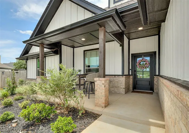 Homes for sale in Moore, OK | 3405 Broadmoore Dr, Moore, OK 73160 | MLS# 1237780