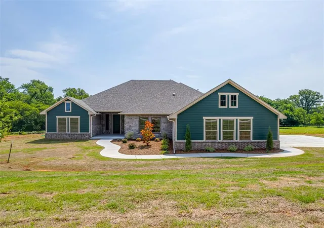Single family home for sale at 10200 Gentry Xing, Oklahoma City, OK 73169 | MLS# 1237784