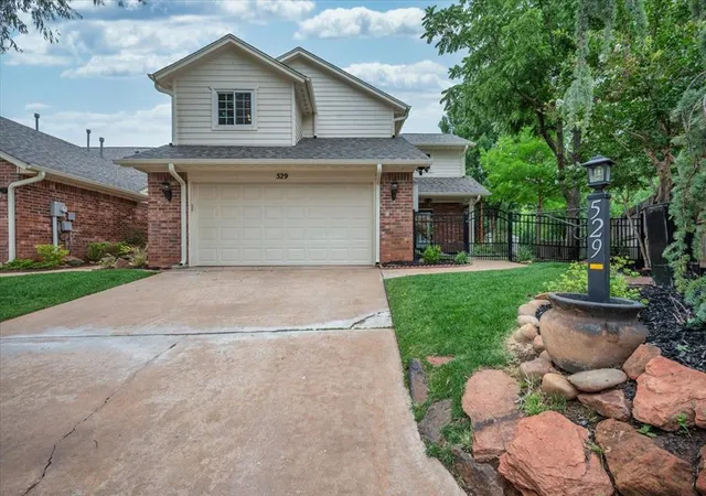 2nd image of 529 Doe Trl, Edmond, OK 73012 | MLS# 1237787