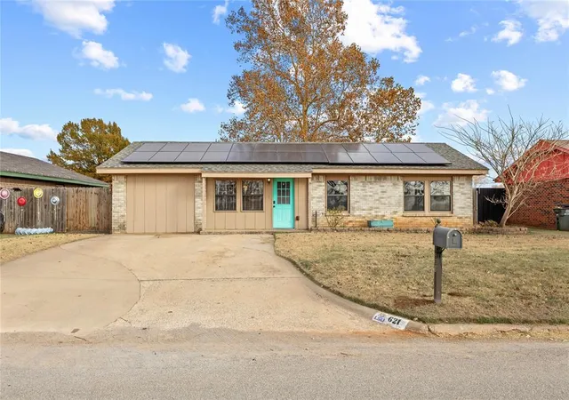 Homes for sale in Clinton, OK | 621 S 28th St, Clinton, OK 73601 | MLS# 1237794