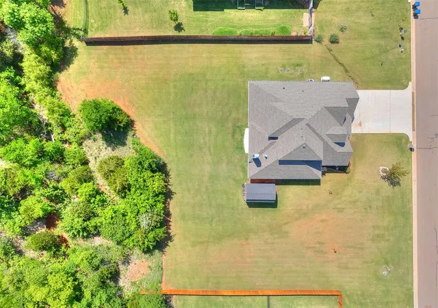42nd image of 9565 Blue Bonnet Blvd, Edmond, OK 73025 | MLS# 1237796