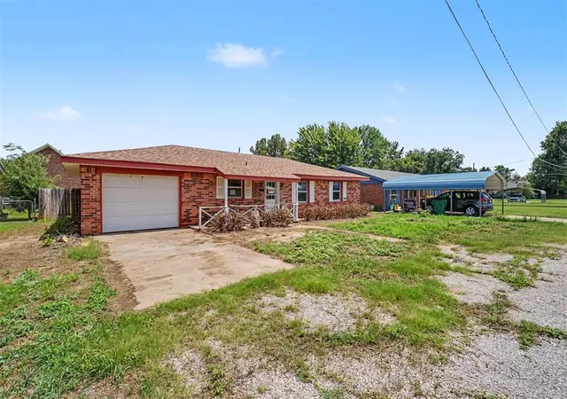Homes for sale in Mangum, OK | 404 N Hardin Ave, Mangum, OK 73554 | MLS# 1237803