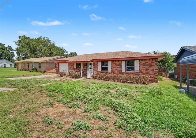 Homes for sale in Mangum, OK | 404 N Hardin Ave, Mangum, OK 73554 | MLS# 1237803