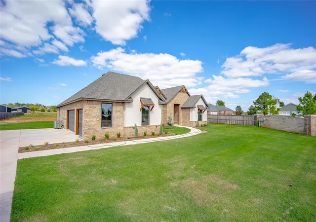 Photo 2 of Single family home for sale at 109 W Duane Dr, Mustang, OK 73064 | MLS# 1237804 | Listing updated on 2026-10-06