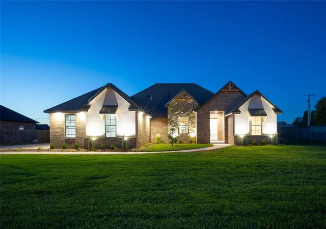 Photo 3 of Single family home for sale at 109 W Duane Dr, Mustang, OK 73064 | MLS# 1237804 | Listing updated on 2026-10-06
