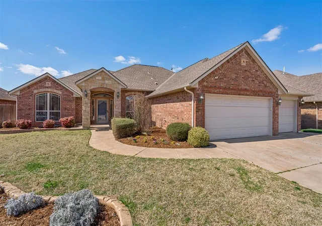 Photo 3 of Single family home for sale at 2113 Mulberry Crk Ave, Yukon, OK 73099 | MLS# 1237810 | Listing updated on 2026-09-23