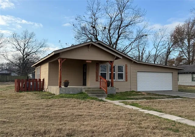 Homes for sale in Wewoka, OK | 224 E 3rd St, Wewoka, OK 74884 | MLS# 1237812