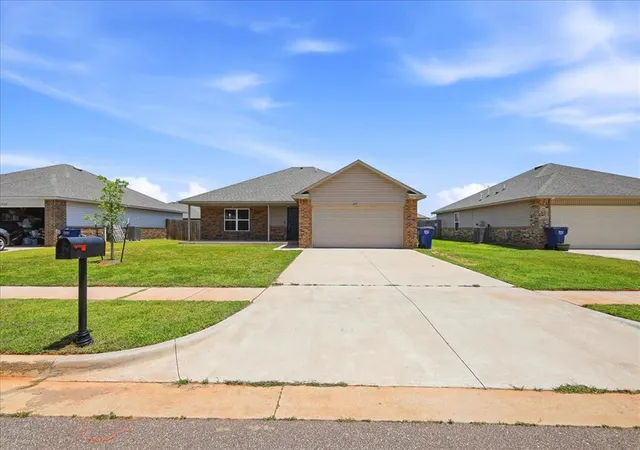 Homes for sale in Mustang, OK | 1012 S Blackjack Ln, Mustang, OK 73064 | MLS# 1237814