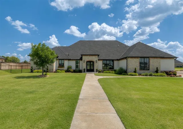 1st image of 2418 Nw 223rd St, Edmond, OK 73025 | MLS# 1237815