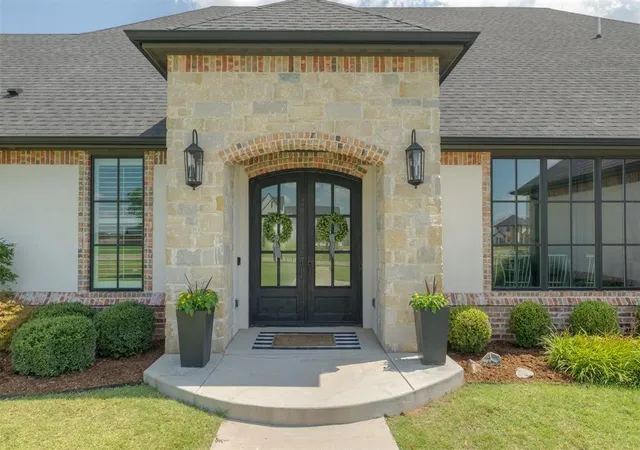 2nd image of 2418 Nw 223rd St, Edmond, OK 73025 | MLS# 1237815