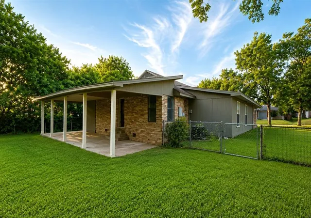 Homes for sale in Ardmore, OK | 1706 Broadway Pl, Ardmore, OK 73401 | MLS# 1237816
