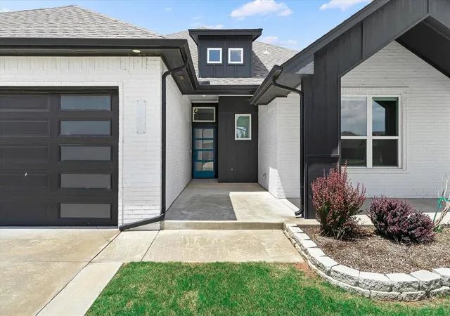 Photo 3 of Single family home for sale at 6301 Nw 159th Street, Edmond, OK 73013 | MLS# 1237830 | Listing updated on 2026-09-19