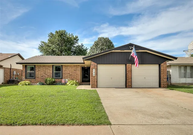 Homes for sale in Mustang, OK | 740 W Elder Dr, Mustang, OK 73064 | MLS# 1237834