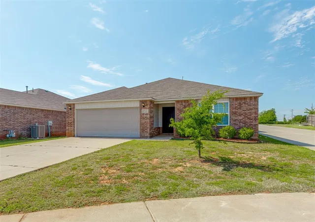 Homes for sale in Oklahoma City, OK | 1720 Castle St, Oklahoma City, OK 73120 | MLS# 1237843