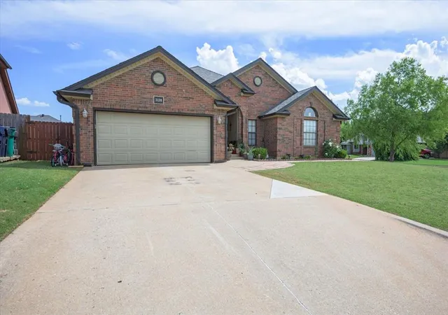 Photo 4 of Sale Pending at 3128 SW 125th Street, Oklahoma City, OK 73170 | MLS# 1237844 | Listing updated on 2026-08-07