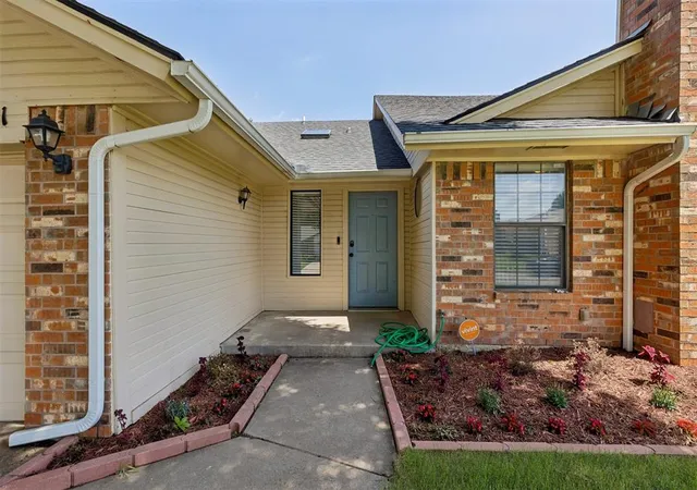 5th image of 8321 Nw 109Th Ter, Oklahoma City, OK 73162 | MLS# 1237857