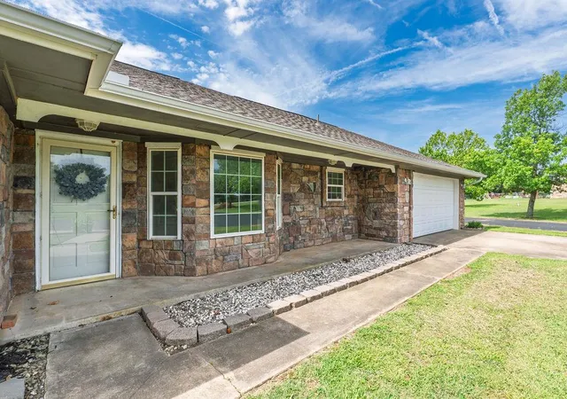Photo 3 of Sale Pending at 37709 Garretts Lake Rd, Shawnee, OK 74804 | MLS# 1237861 | Listing updated on 2026-09-23