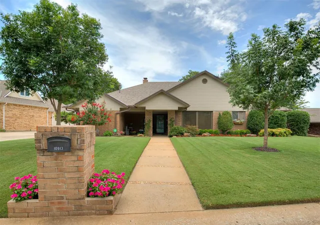 4th image of 10913 Abbeywood, Oklahoma City, OK 73170 | MLS# 1237863