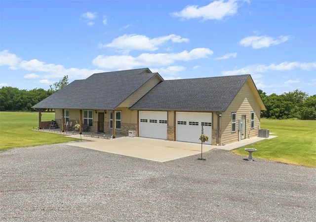 Homes for sale in Davis, OK | 28617 Hwy 7 Hwy, Davis, OK 73030 | MLS# 1237865