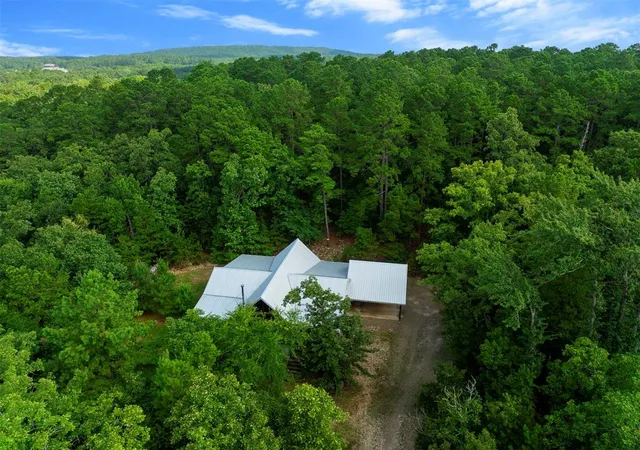 Homes for sale in Broken Bow, OK | 315 Banjo Ln, Broken Bow, OK 74728 | MLS# 1237868