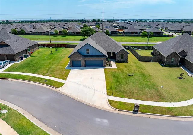 Photo 2 of Single family home for sale at 4204 Chesterfield Pl, Oklahoma City, OK 73179 | MLS# 1237877 | Listing updated on 2026-08-27