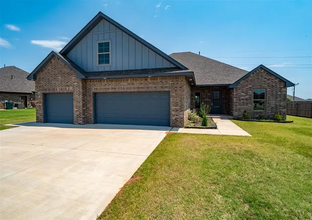 Photo 3 of Single family home for sale at 4204 Chesterfield Pl, Oklahoma City, OK 73179 | MLS# 1237877 | Listing updated on 2026-08-27
