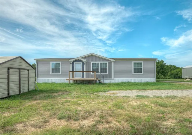 Homes for sale in Maud, OK | 35010 Ew 1290 Rd, Maud, OK 74854 | MLS# 1237879
