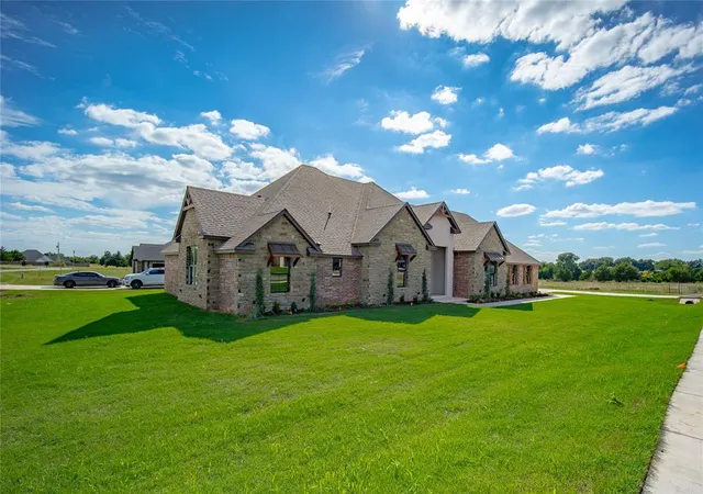 Photo 2 of Single family home for sale at 140 W Linn Dr, Mustang, OK 73064 | MLS# 1237887 | Listing updated on 2026-10-06