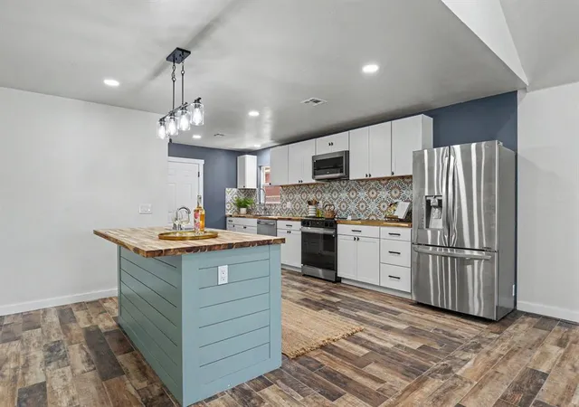 Homes for sale in Oklahoma City, OK | 106 Briarwood St, Oklahoma City, OK 73160 | MLS# 1237888
