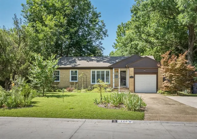 1st image of 1226 Camden Wy, Norman, OK 73069 | MLS# 1237890