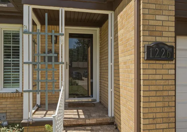 2nd image of 1226 Camden Wy, Norman, OK 73069 | MLS# 1237890