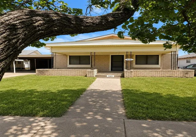 Sale Pending at 920 E Maple St, Cushing, OK 74023 | MLS# 1237903 | Listing updated on 2026-09-13