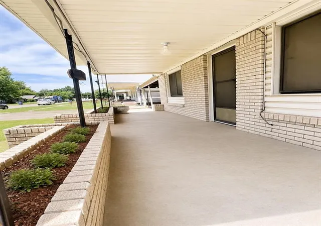 Sale Pending at 920 E Maple St, Cushing, OK 74023 | MLS# 1237903 | Listing updated on 2026-09-13