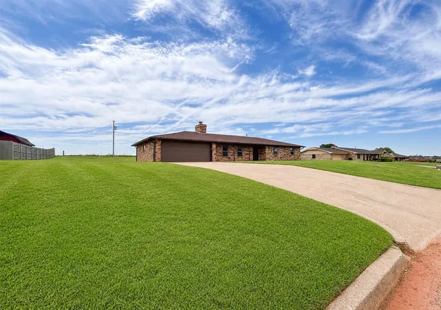 Homes for sale in Cordell, OK | 122 W Quail Dr, Cordell, OK 73632 | MLS# 1237904