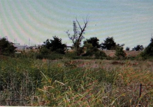 2nd image of 2 Se Sunnyside Dr, Lawton, OK 73501 | MLS# 1237914