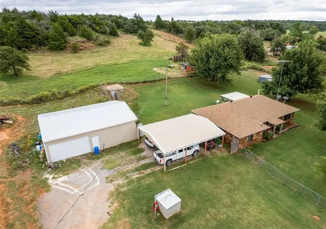 Homes for sale in Chickasha, OK | 39067 County Street 2730, Chickasha, OK 73018 | MLS# 1237922