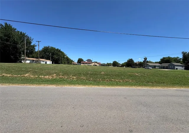 3rd image of 419 W 7Th St, Stroud, OK 74079 | MLS# 1237924