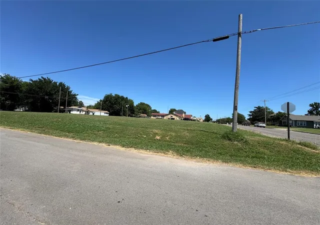 4th image of 419 W 7Th St, Stroud, OK 74079 | MLS# 1237924
