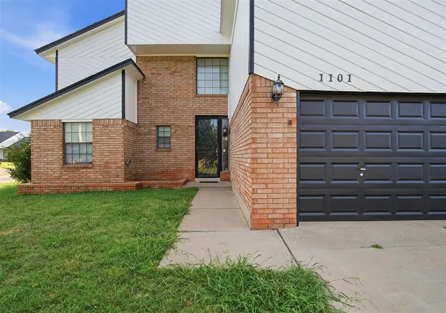 Homes for sale in Moore, OK | 1101 David Rd, Moore, OK 73160 | MLS# 1237925